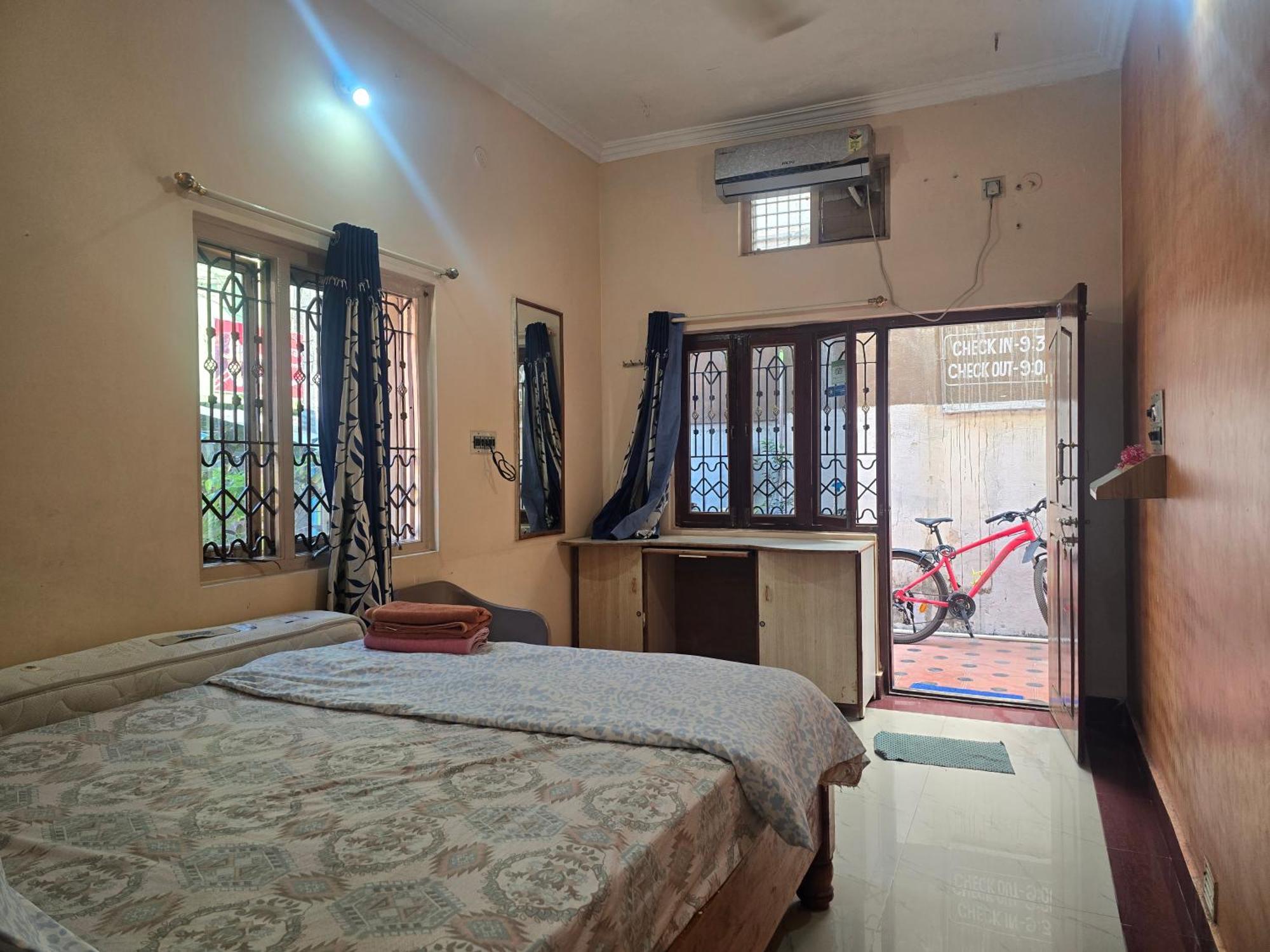 Lakshmi Heritage Tourist Home Хампи Екстериор снимка