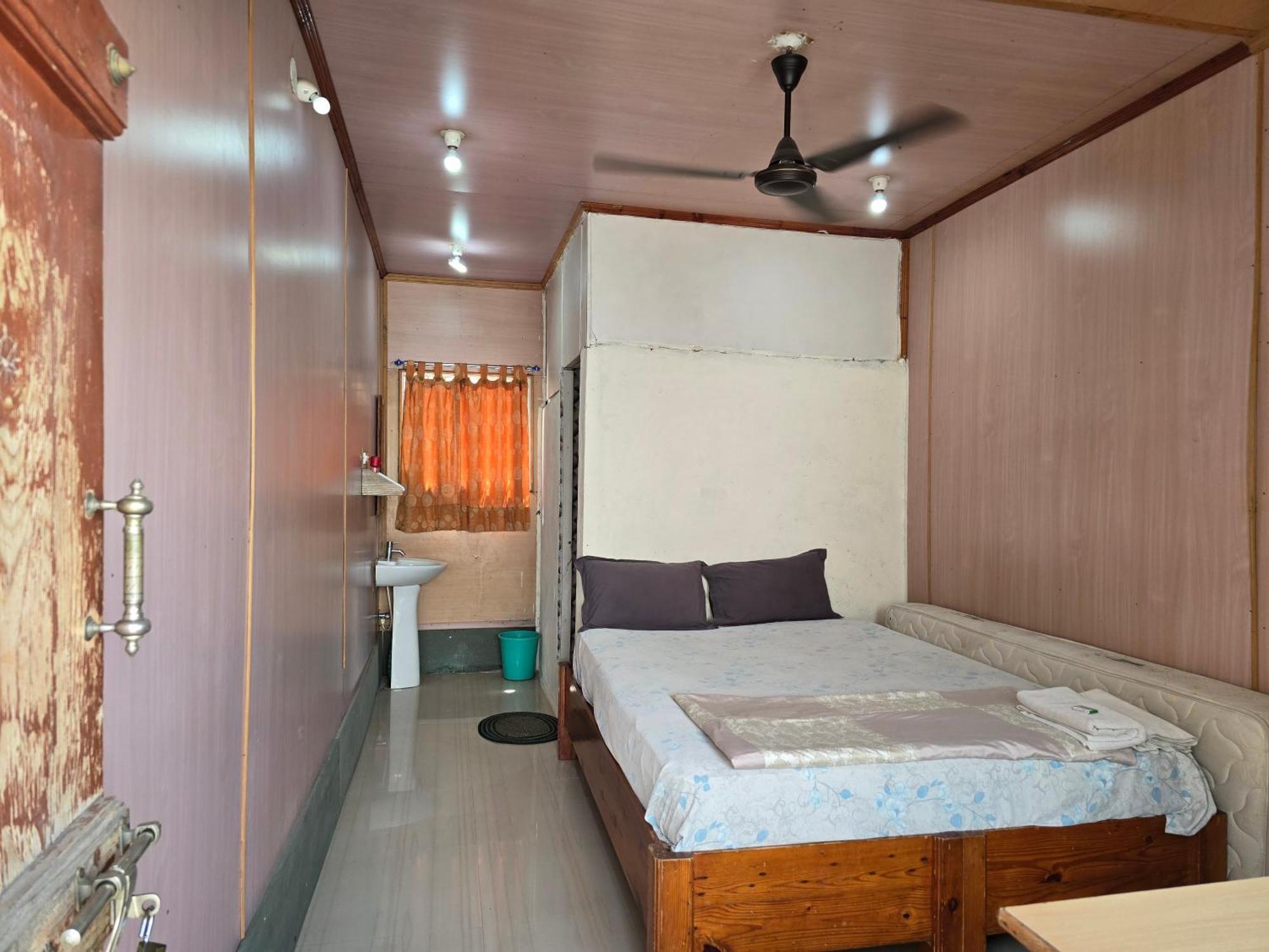 Lakshmi Heritage Tourist Home Хампи Екстериор снимка