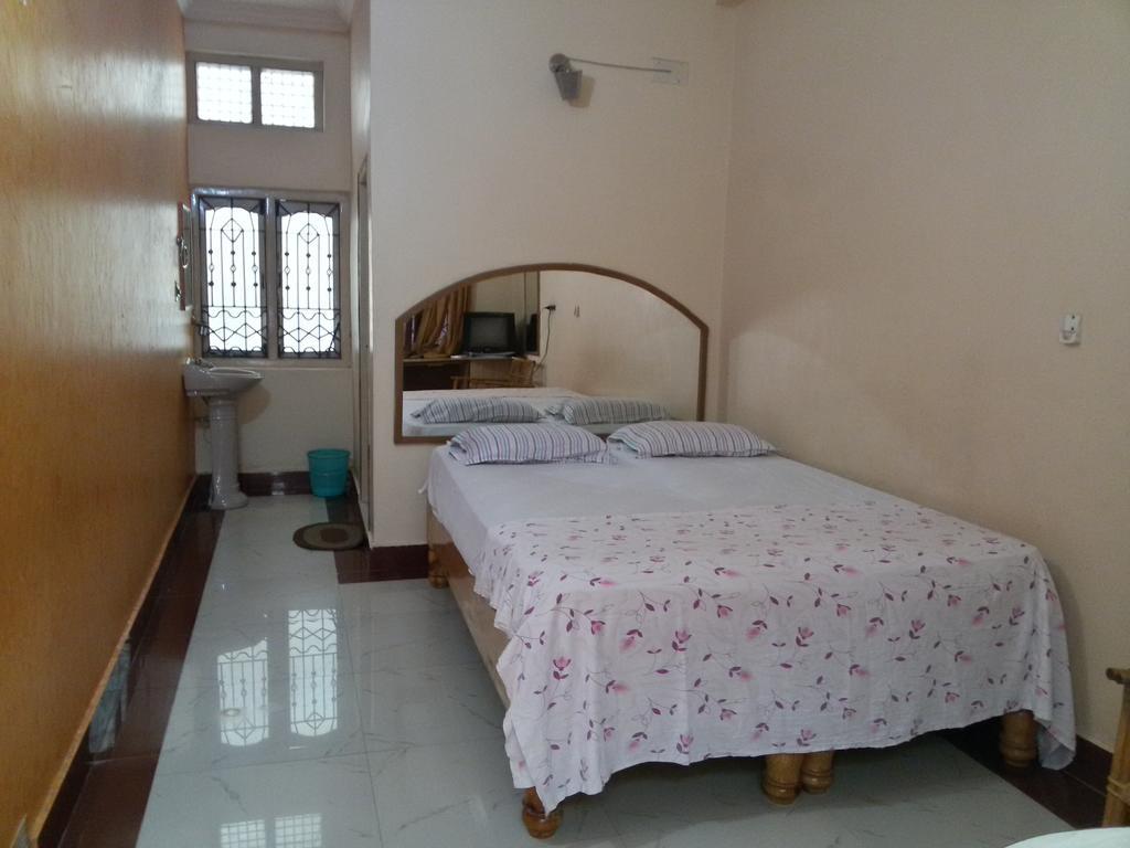 Lakshmi Heritage Tourist Home Хампи Екстериор снимка