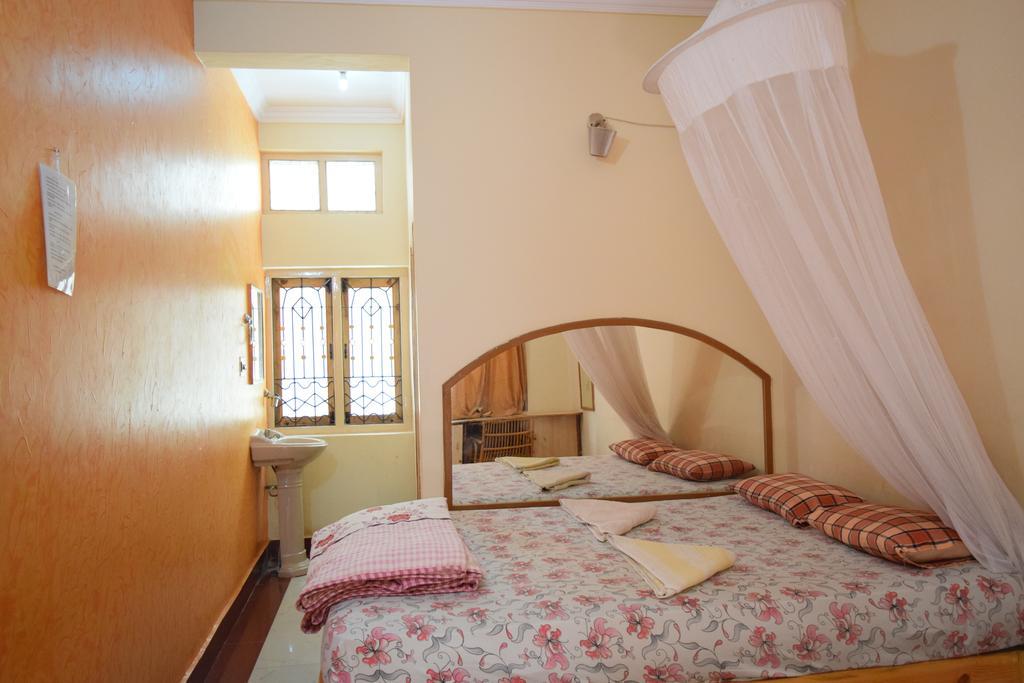 Lakshmi Heritage Tourist Home Хампи Екстериор снимка