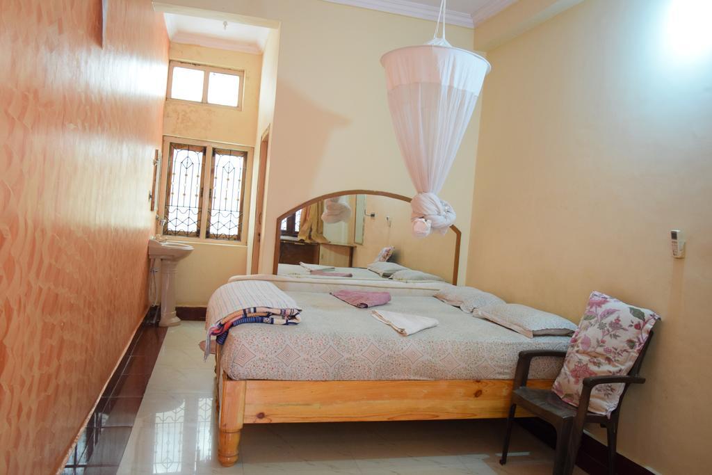 Lakshmi Heritage Tourist Home Хампи Екстериор снимка